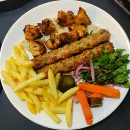 صحن مشكل دجاج